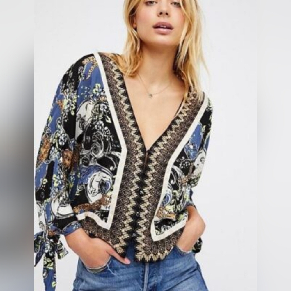 Free People Catch Me If You Can Boho Printed V-Neck Blouse Size M
